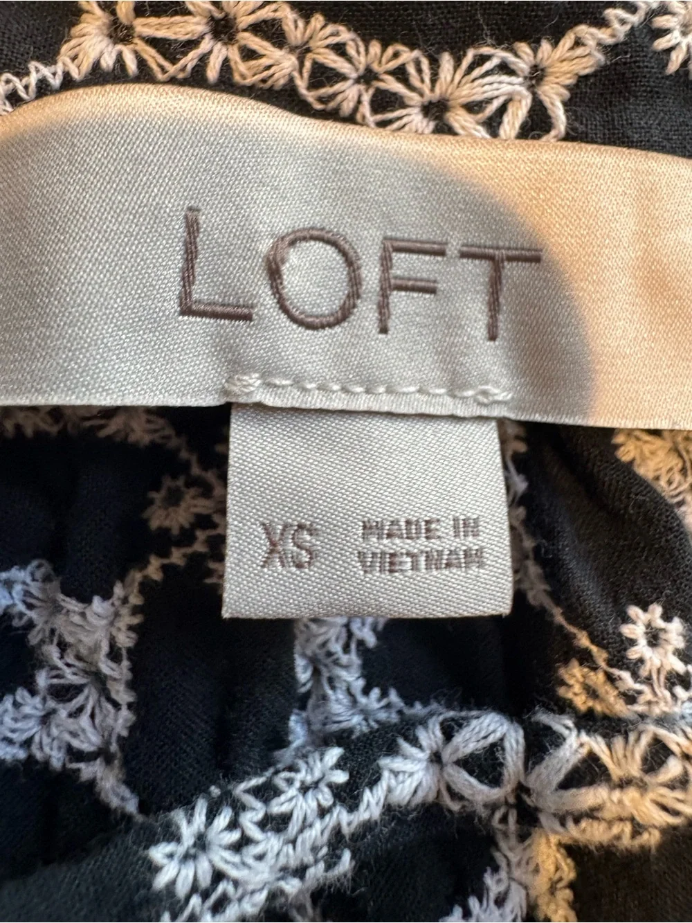 LOFT Black White Geo Print Short Sleeve Tie Neck Blouse Top XS